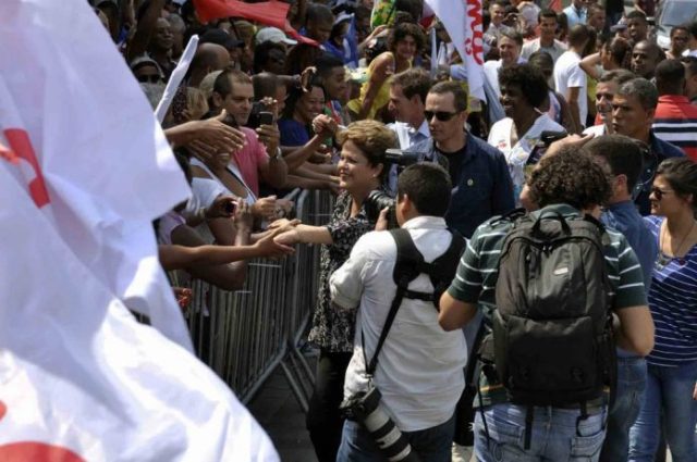 Presidente Dilma faz carreata de campanha na Baixada Fluminense 2